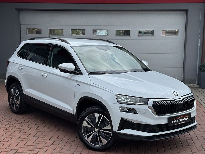 Škoda Karoq (2023) 1.5TSi LED Navi Kamera Virtual - fotka 1 z 48