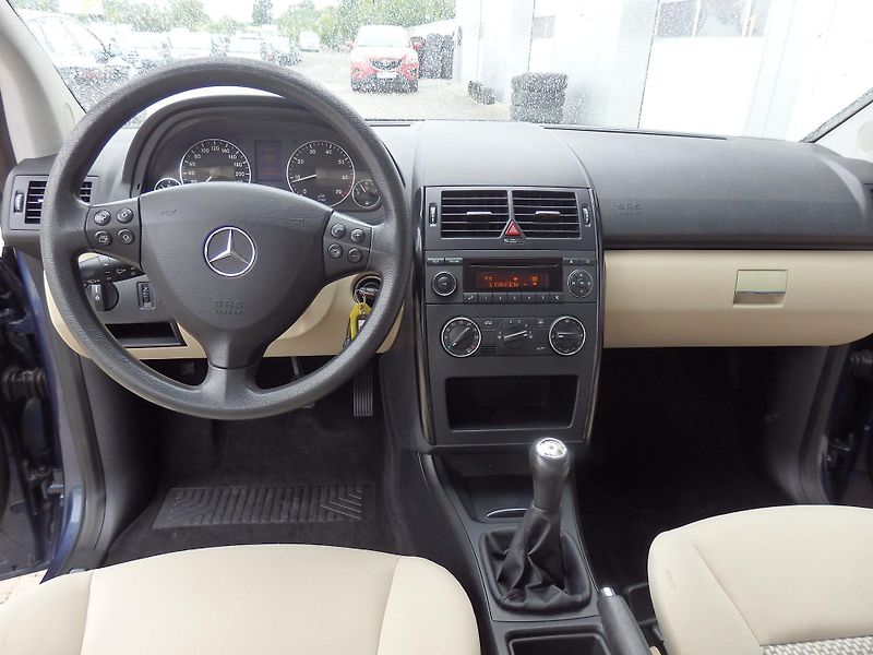 Mercedes-Benz Třídy A A 170 85 kW 4x AIRBAG - fotka 11 z 14