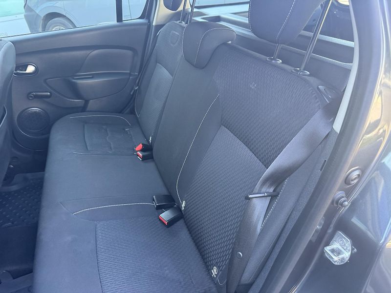 Dacia Logan 0.9 TCe CZ 1.majitel - fotka 26 z 30