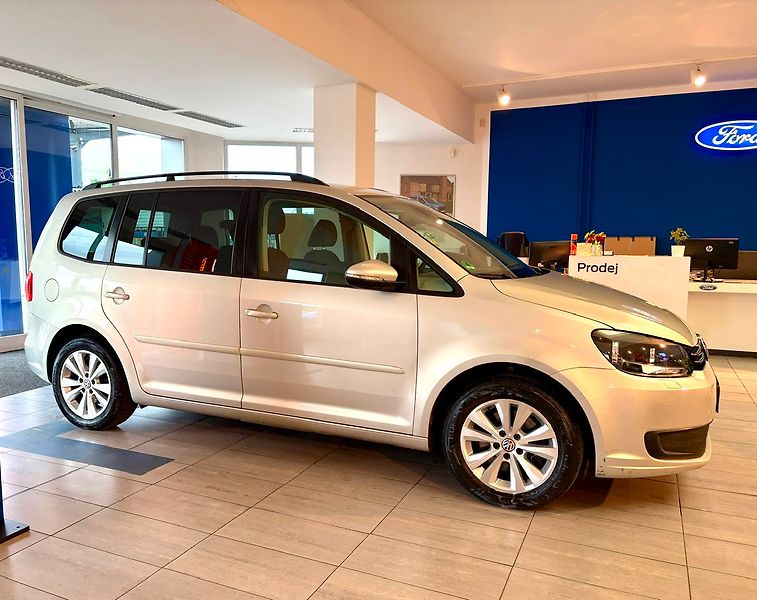 Volkswagen Touran (2011) 2.0 TDI KLIMA TEMPOMAT - fotka 4 z 15