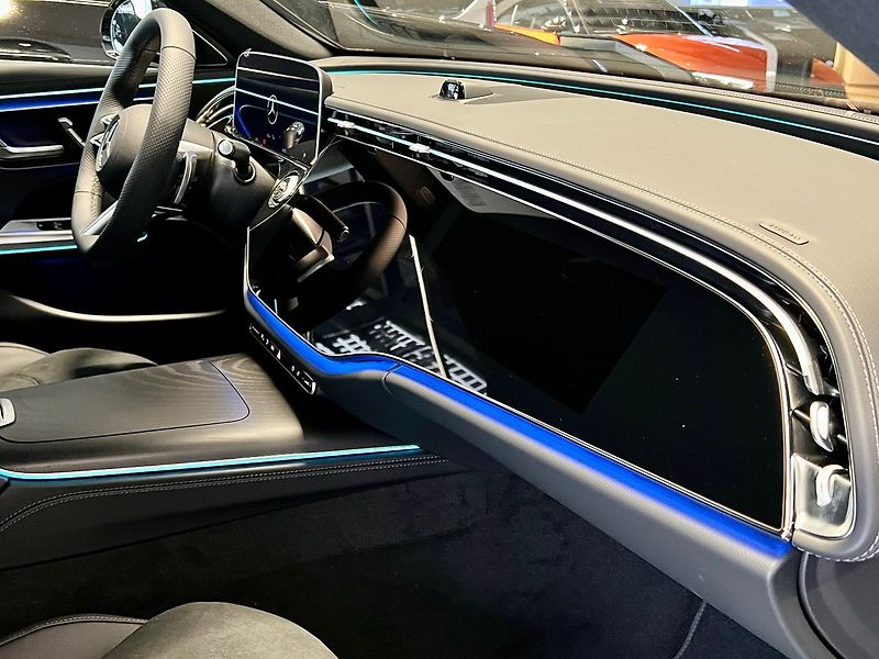 Mercedes-Benz Třídy E (2025) 300 de 4MATIC s EQ Linie AMG - fotka 12 z 12