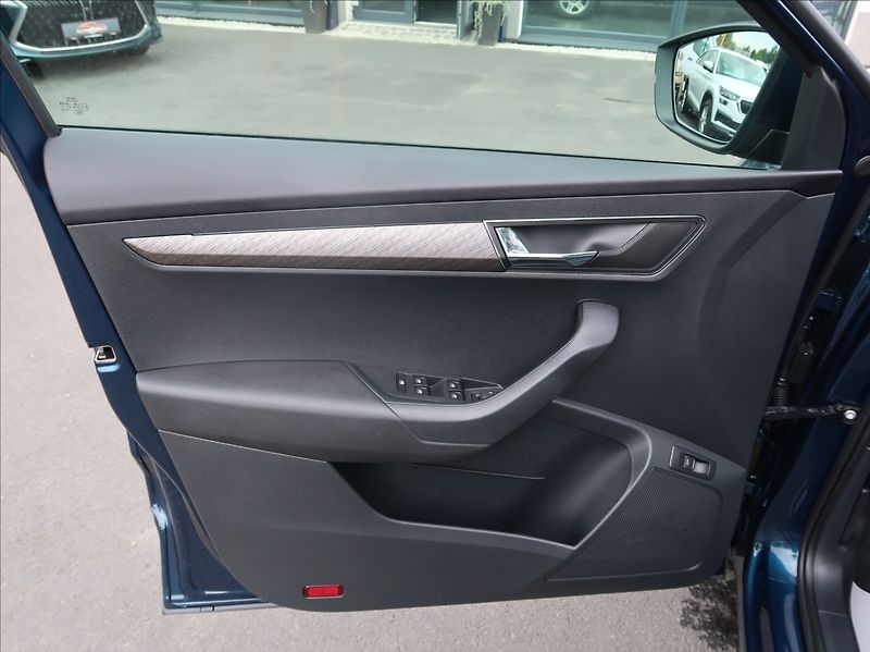 Škoda Karoq 2,0 TDI,110kW,Style,4x4,1majČR - fotka 24 z 33
