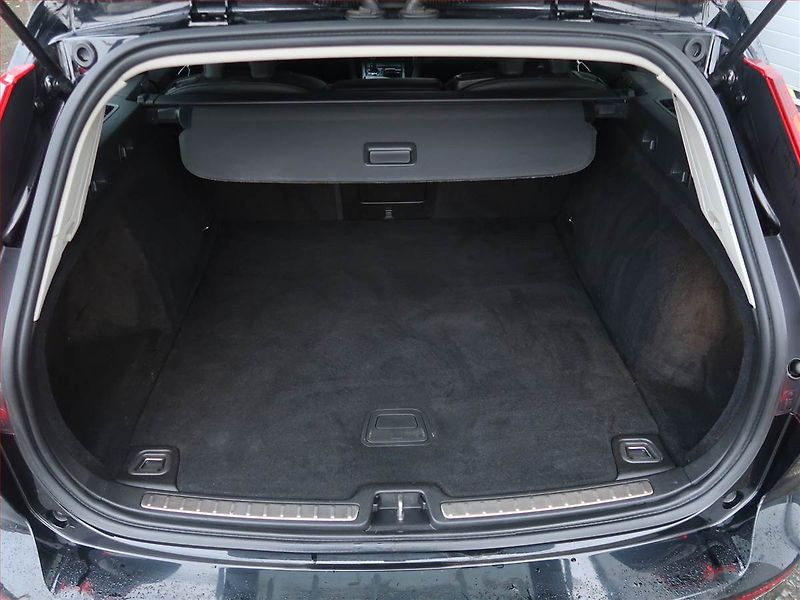 Volvo V60 (2019) D3 2.0, Serv.kniha, Kůže, Navi - fotka 13 z 18
