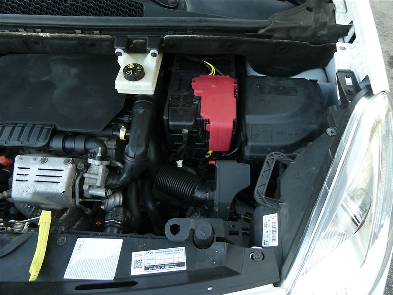 Citroën Berlingo 1,2 PT 81kW Multispace Panoram - fotka 38 z 47