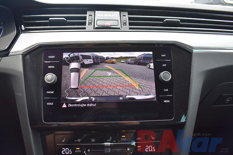 Volkswagen Passat Variant (2023) Business 2,0 TSI automat - fotka 20 z 34