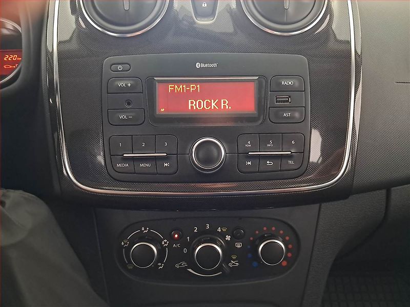 Dacia Logan (2018) 1.0 SCe, ČR,1.maj, Serv.kniha - fotka 12 z 14