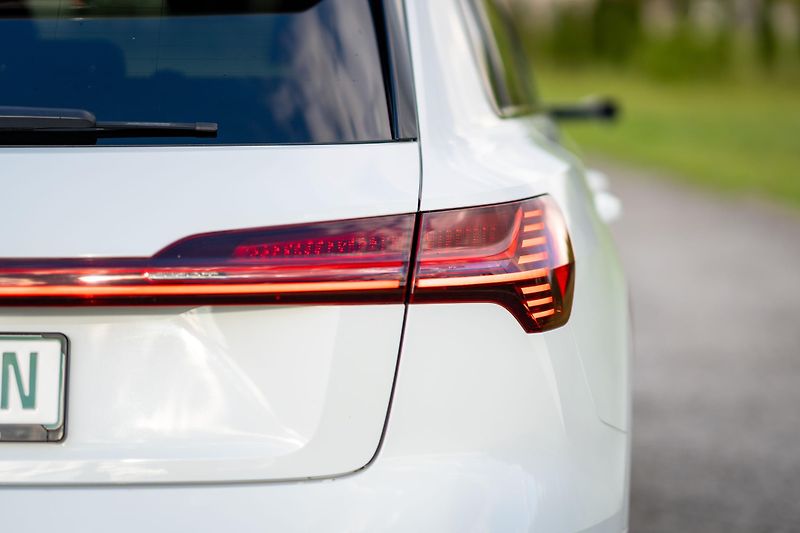 Audi e-tron (2020) /300kW - fotka 11 z 51