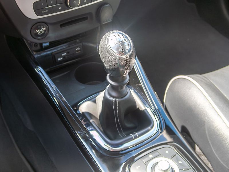 Renault Mégane (2015) 1.2T 97KW – NAVI / BOSE - fotka 28 z 48