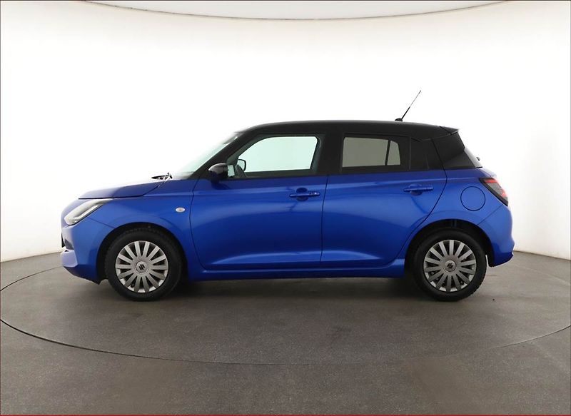 Suzuki Swift (2024) 1.2, Automat, ČR,1.maj - fotka 3 z 15