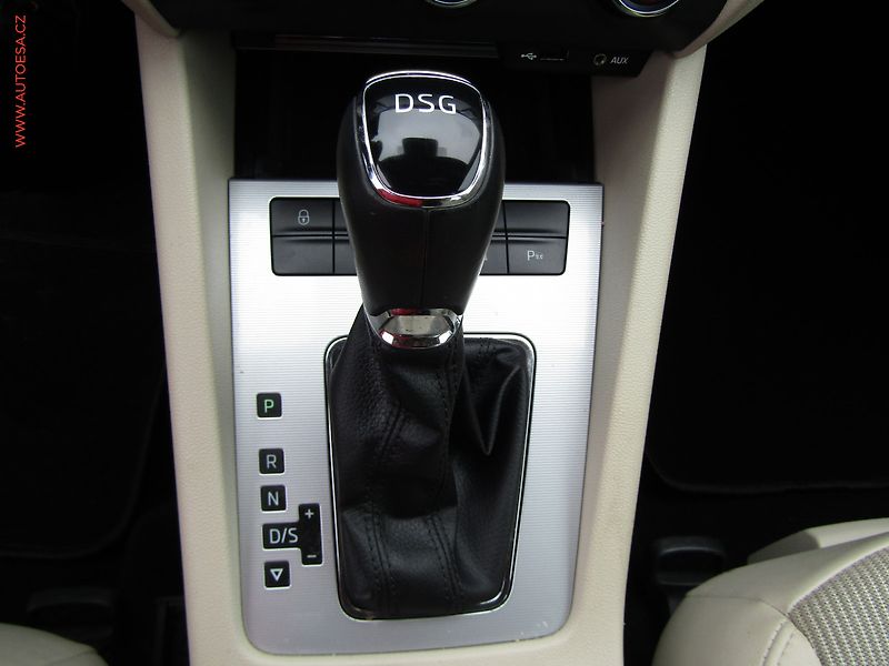 Škoda Octavia (2013) 1.4 TSi, Elegance, DSG, bixen - fotka 17 z 20