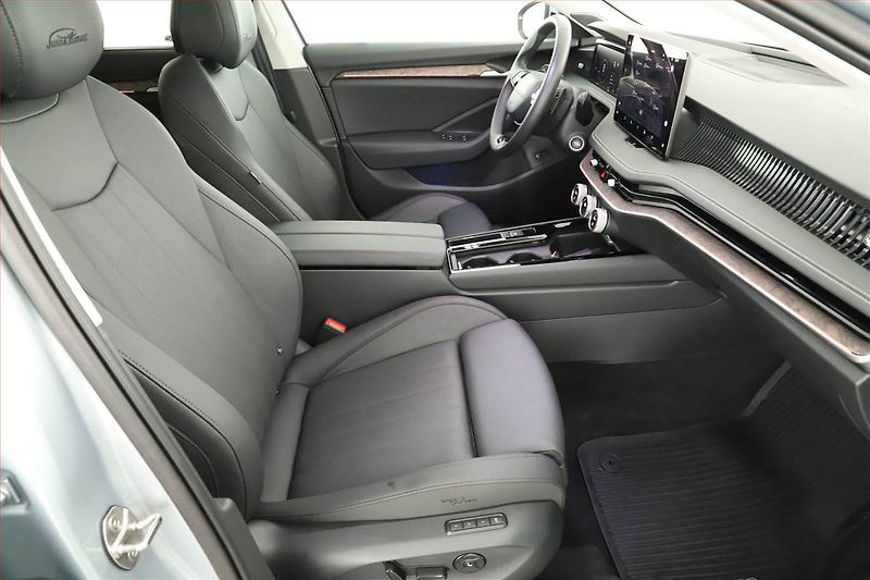 Škoda Superb (2025) 2.0 TDI - fotka 7 z 20