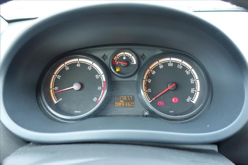 Opel Corsa 1,2 i, ČR, SERVIS.KN., KLIMA. - fotka 25 z 33