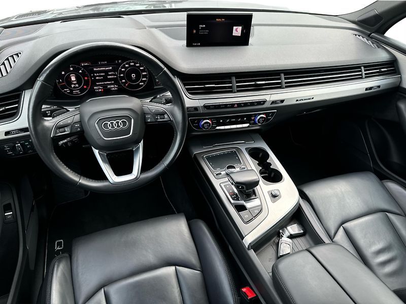 Audi Q7 3.0 TDI Quattro S-Line 7míst - fotka 10 z 27