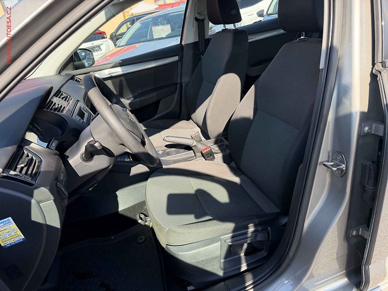 Škoda Octavia (2013) 1.2 TSi, 1.maj,ČR, AC, TZ - fotka 9 z 15