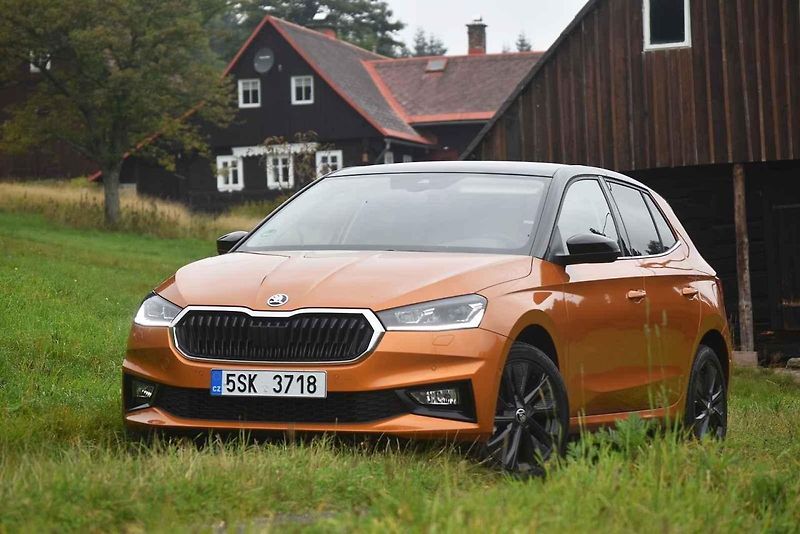 Nová Fabia v Jizerských horách s výhledem na Ještěd