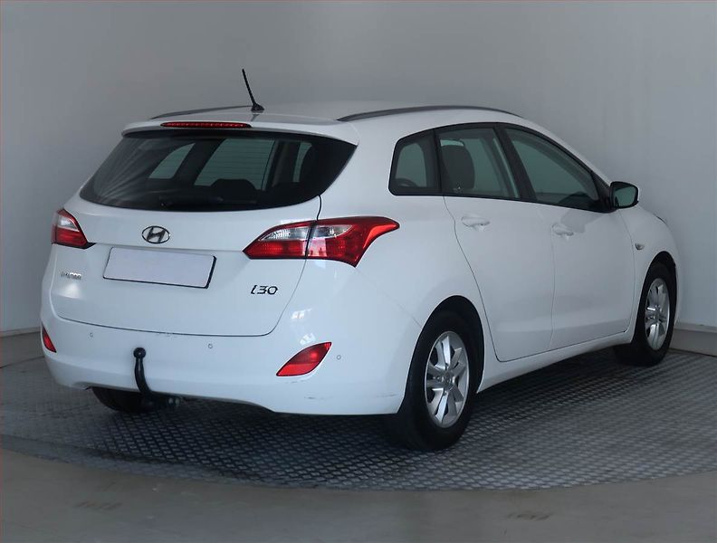 Hyundai i30 (2015) 1.6 CRDi, Tempomat - fotka 5 z 16