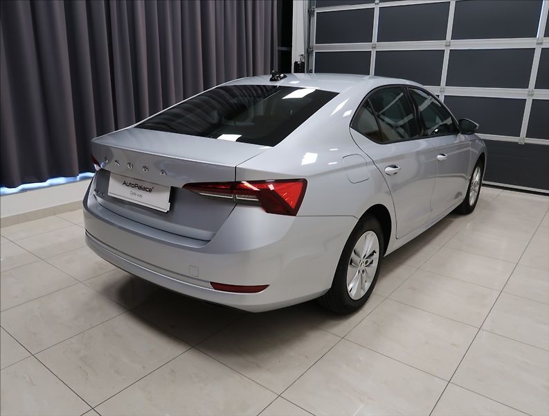 Škoda Octavia 2,0 TDI ČR 1 MAJITEL DPH - fotka 5 z 40
