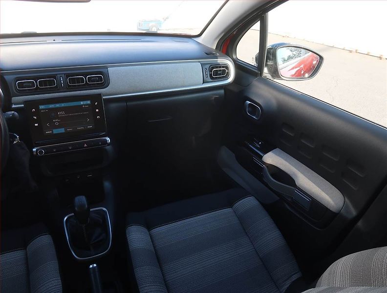 Citroën C3 (2018) Shine 1.2 PureTech, Serv.kniha - fotka 8 z 19