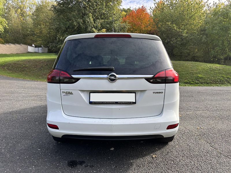 Opel Zafira (2016) 1.4 Turbo 103kw Serviska ČR - fotka 6 z 32