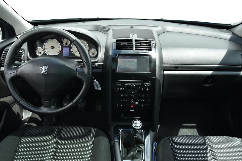 Peugeot 407 2.2 HDI 125kW PANORAMA ČR - fotka 13 z 22