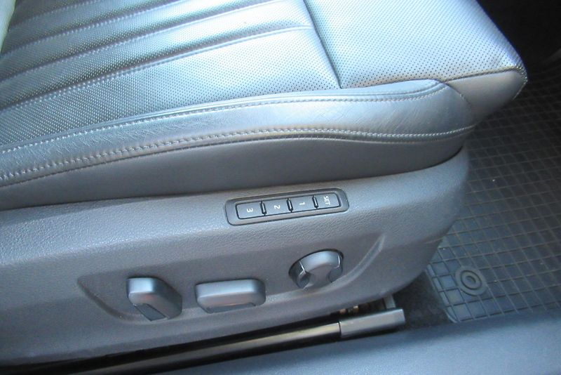Škoda Superb 2.0 TDI DSG L&K TAŽNÉ - fotka 35 z 41