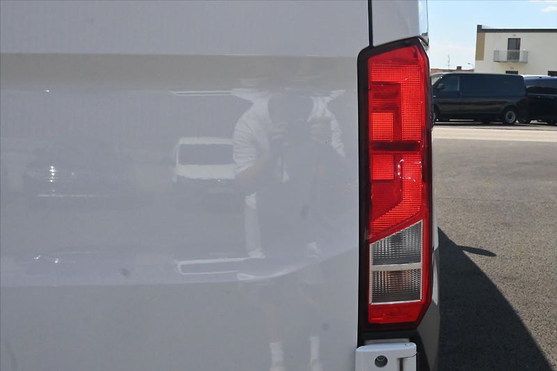 Volkswagen Crafter 2,0 TDI 103 kW L2H2 Tempomat T - fotka 28 z 28