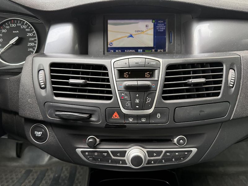 Renault Laguna 2,0dCi TAŽNÉ - fotka 17 z 24