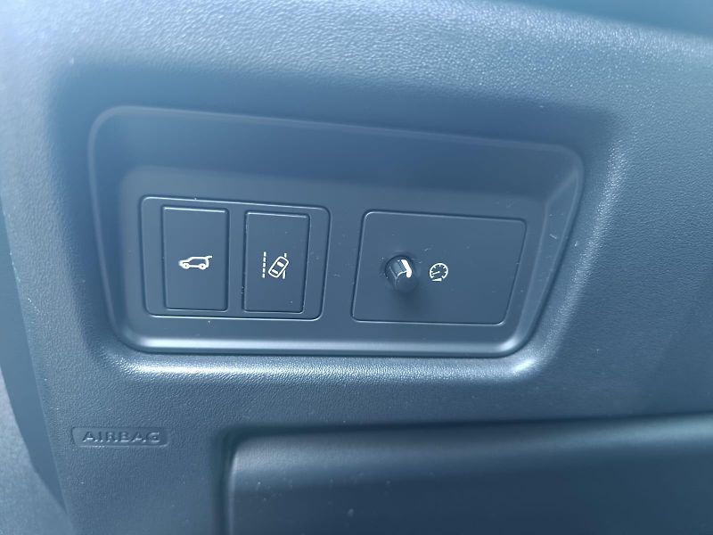 Land Rover Discovery Sport 2,0/110kW, Tdi SE 4x4, AUTOMAT - fotka 29 z 31
