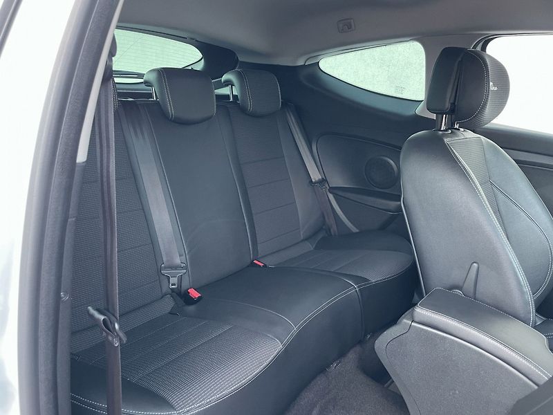 Renault Mégane (2013) Coupé GT LINE 1,4TCe 130k - fotka 9 z 22