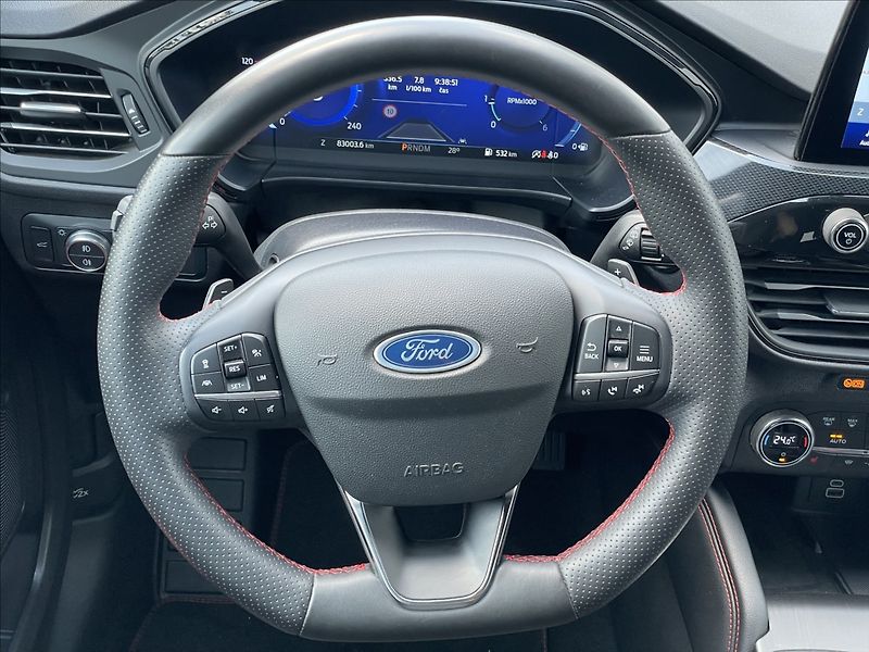 Ford Kuga 2,0 EcoBlue AWD A8 ST-Line X - fotka 8 z 23
