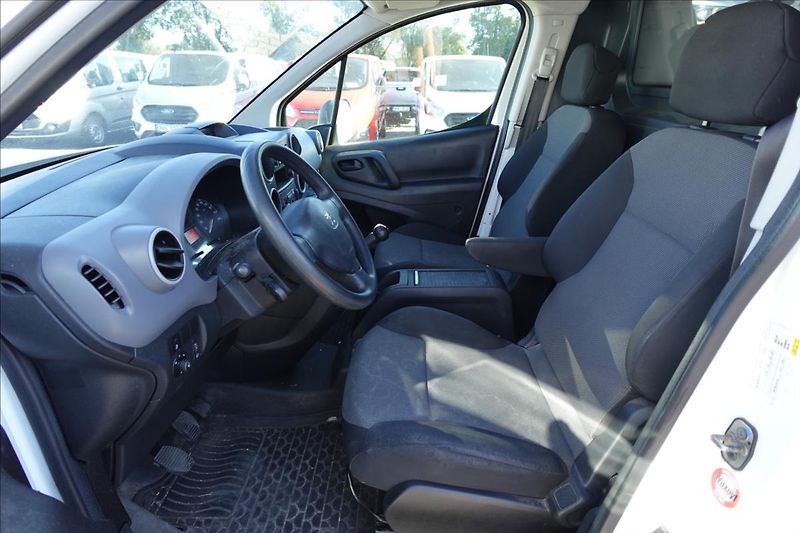 Peugeot Partner 1,6 HDI  KLIMA SERVISKA - fotka 19 z 29