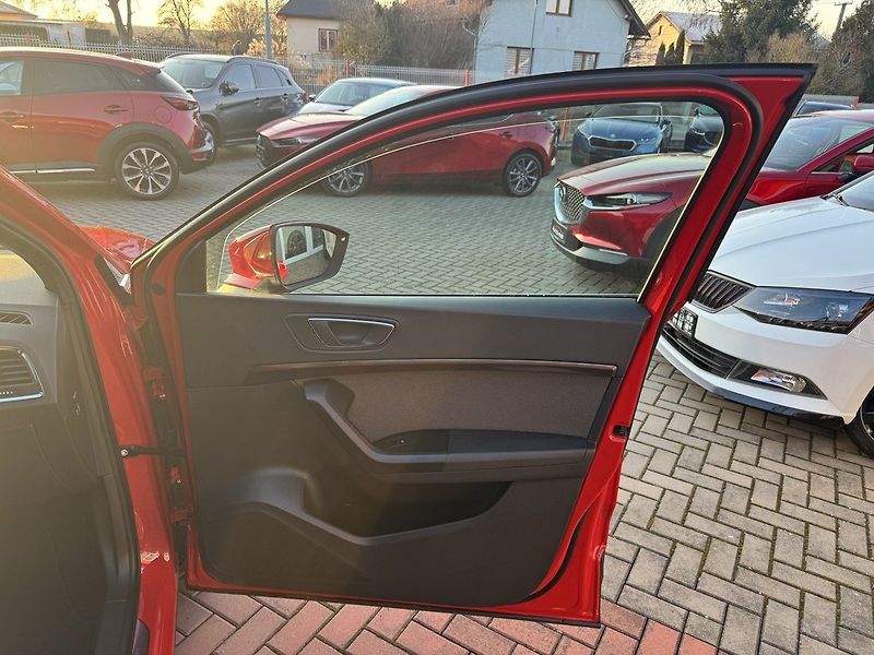 Seat Ateca (2016) 1.4TSi DSG LED Navi Kamera - fotka 16 z 48