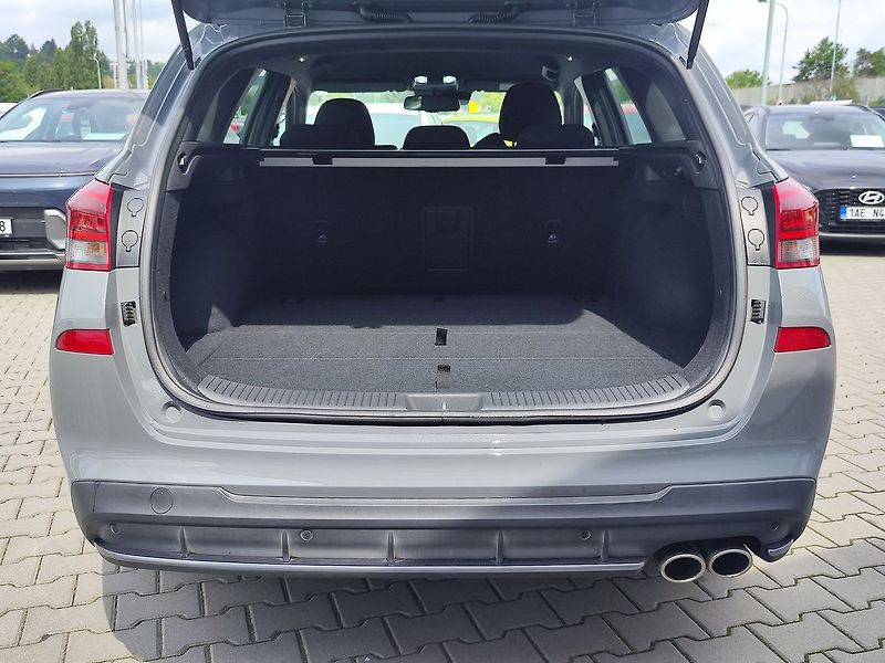 Hyundai i30 1.5 T-GDi/103kW N-Line DCT - fotka 9 z 32