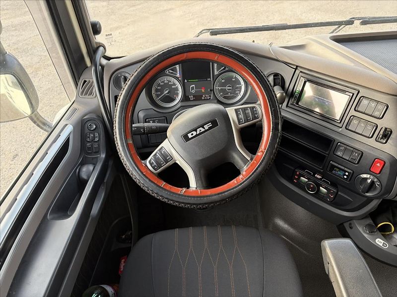 DAF XF 530 4x2 Spacecab - fotka 12 z 22