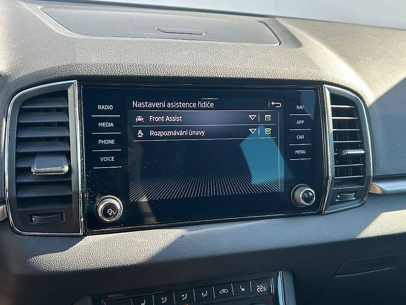 Škoda Karoq Ambition DSG 1,5TSI - fotka 15 z 22