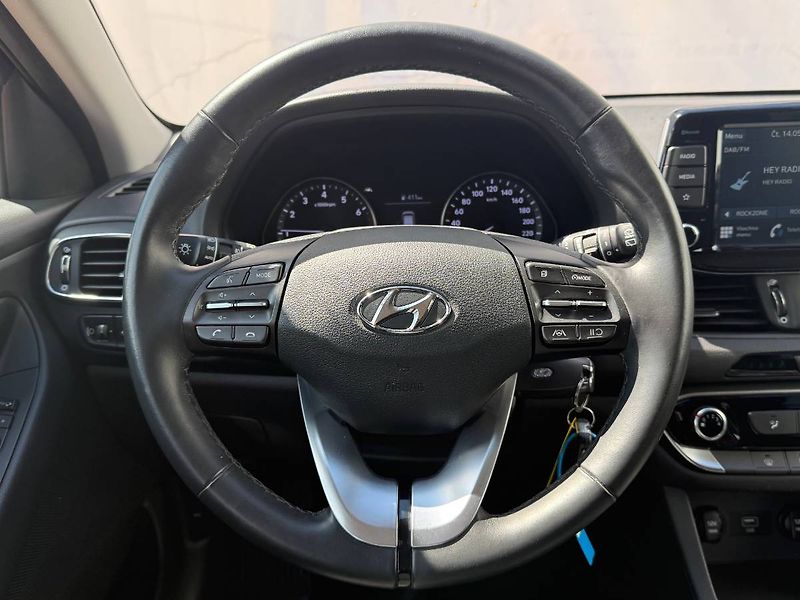 Hyundai i30 (2021) 1.0 T-GDI 88 kW Family - fotka 10 z 20
