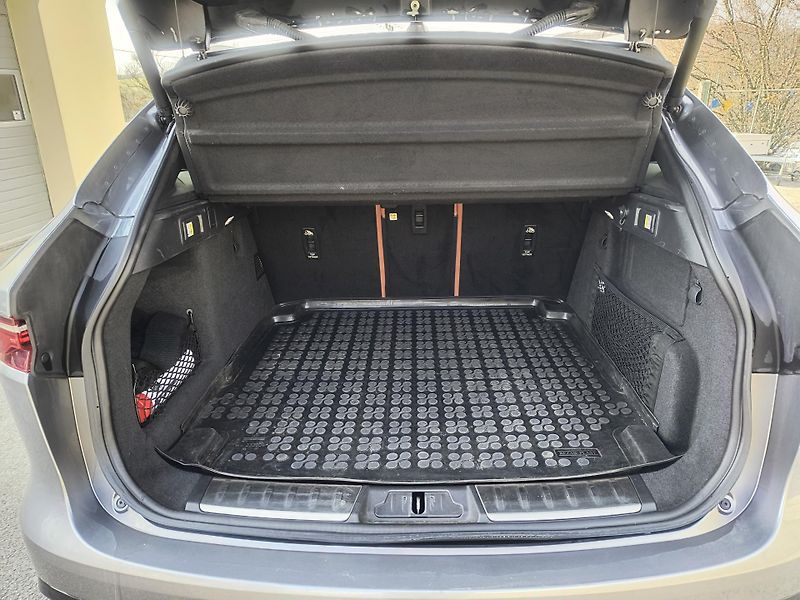 Jaguar F-Pace (2021) D300 AWD R -DINAMIC SE AUTOMAT - fotka 19 z 68