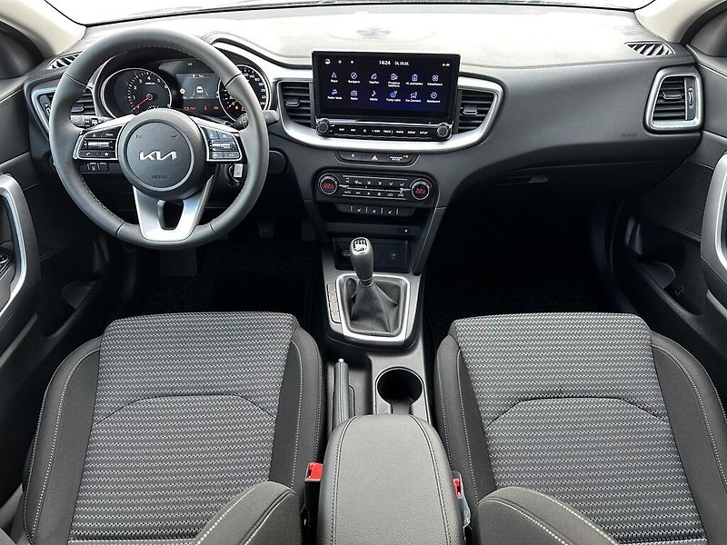 Kia Ceed (2025) 1,5 T-GDi 103 kW TOP - fotka 5 z 6