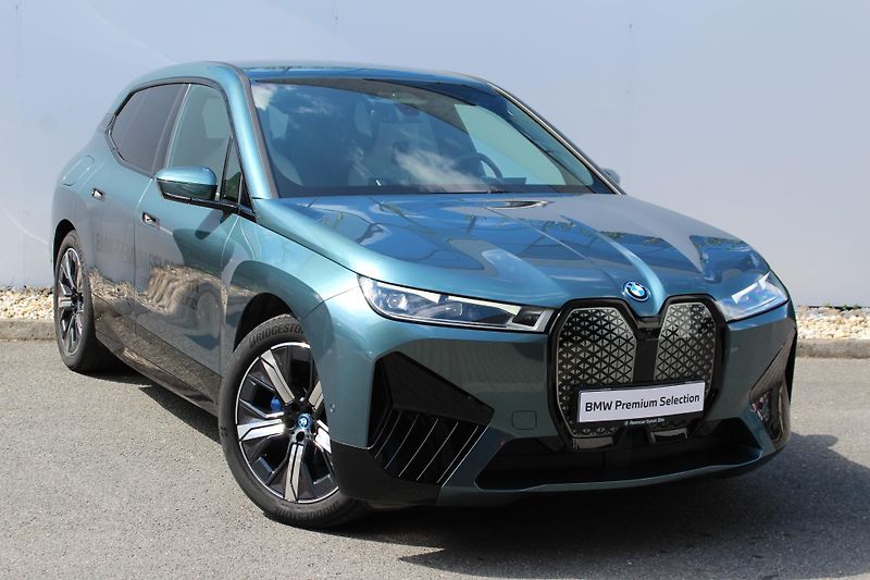 BMW iX xDrive40 - fotka 7 z 29
