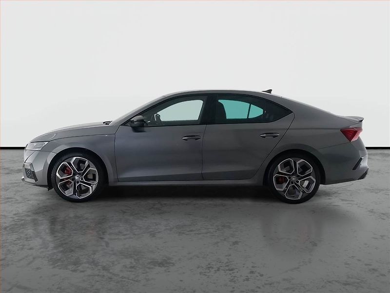 Škoda Octavia (2023) RS 2.0 TSI - fotka 3 z 17