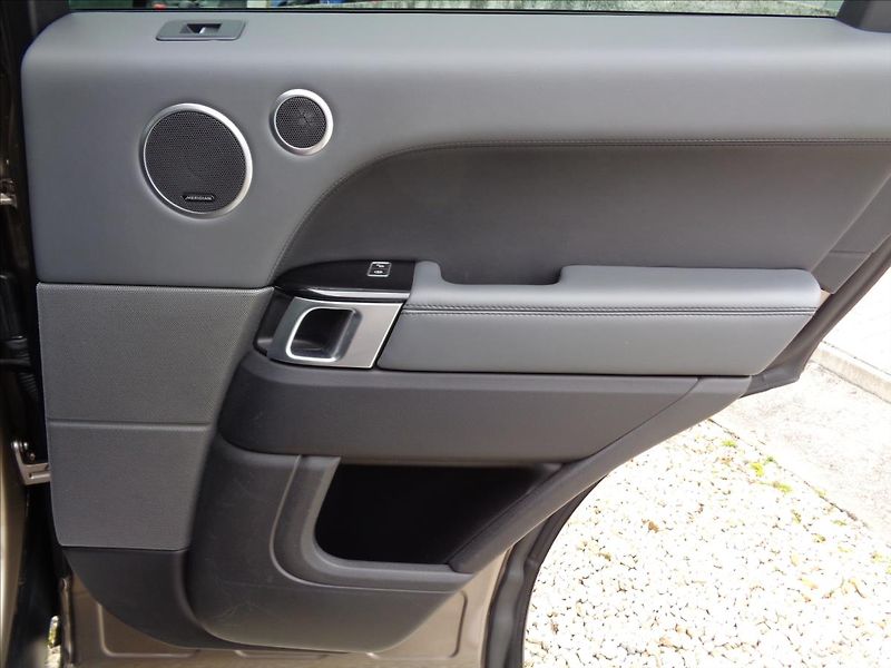 Land Rover Range Rover Sport 4,4 SDV8 Autobiography - fotka 31 z 59