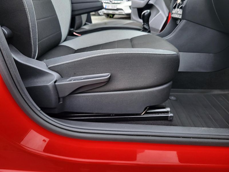 Škoda Rapid 1.0 TSI 81kW AMBITION *ČR - fotka 24 z 44