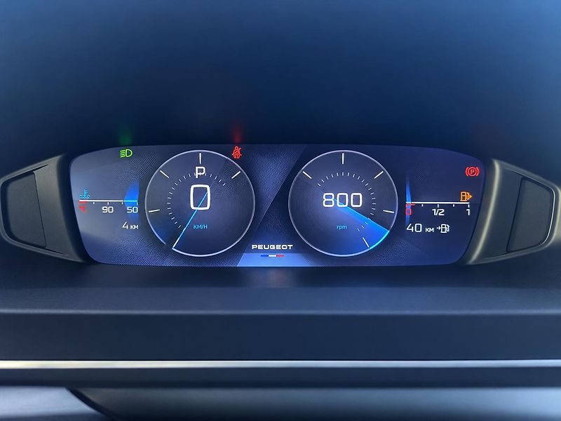 Peugeot 308 ALLURE 1.5 BlueHDi 96 kW - fotka 12 z 24