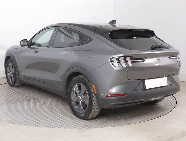 Ford Mustang Mach-E (2021) Standard Range RWD, SoH 96% - fotka 4 z 20