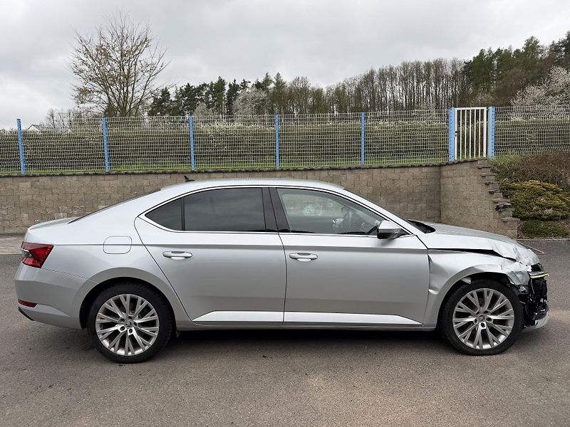 Škoda Superb 2,0TDi 147kW 4x4 automat navi  - fotka 3 z 17