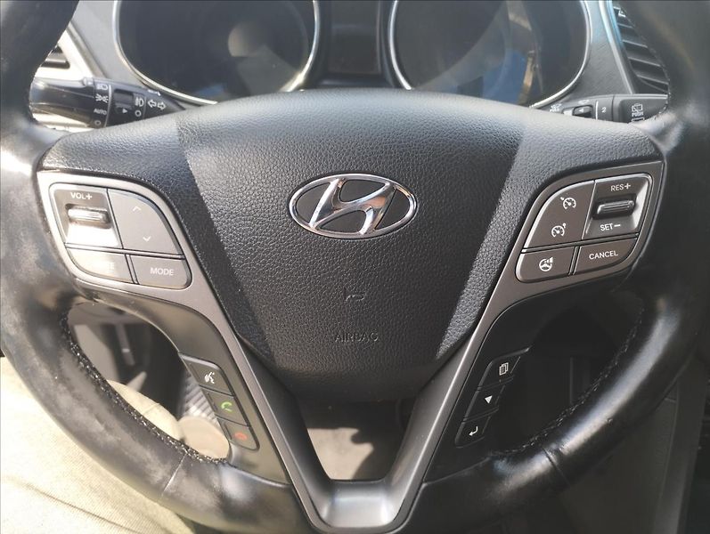 Hyundai Santa Fe 2,2 CRDi 145KW - fotka 15 z 20