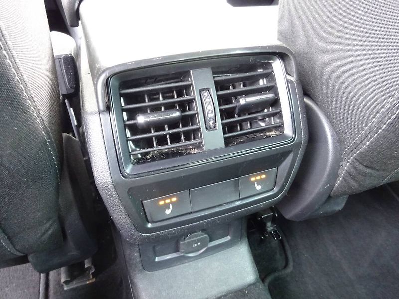 Škoda Karoq (2025) 2,0TDi /110kW  DSG Sportline - fotka 20 z 27