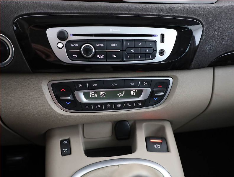 Renault Grand Scénic (2013) 1.6 dCi, 7 míst, Navi, Xenony - fotka 10 z 18