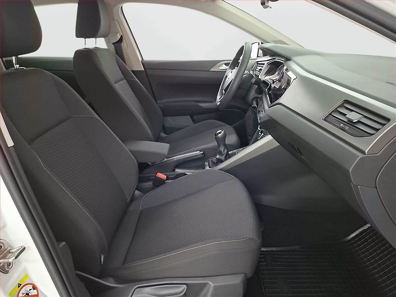 Volkswagen Polo (2018) 1.0 TSI, Park. senzory - fotka 9 z 18