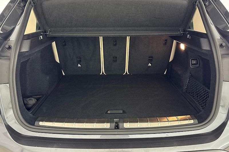 BMW X1 xDrive18d - fotka 9 z 24